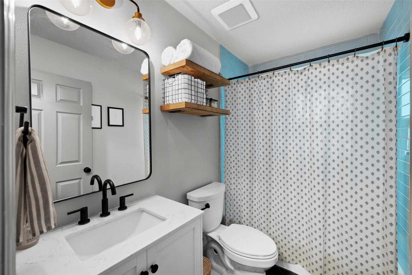 3315 W HAWTHORNE RD, TAMPA, FL, 33611