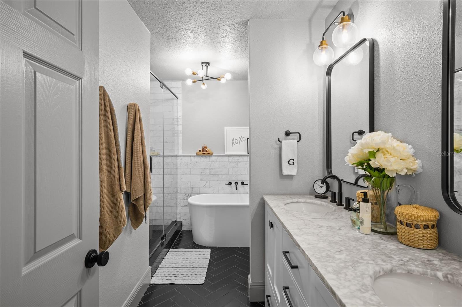 3315 W HAWTHORNE RD, TAMPA, FL, 33611