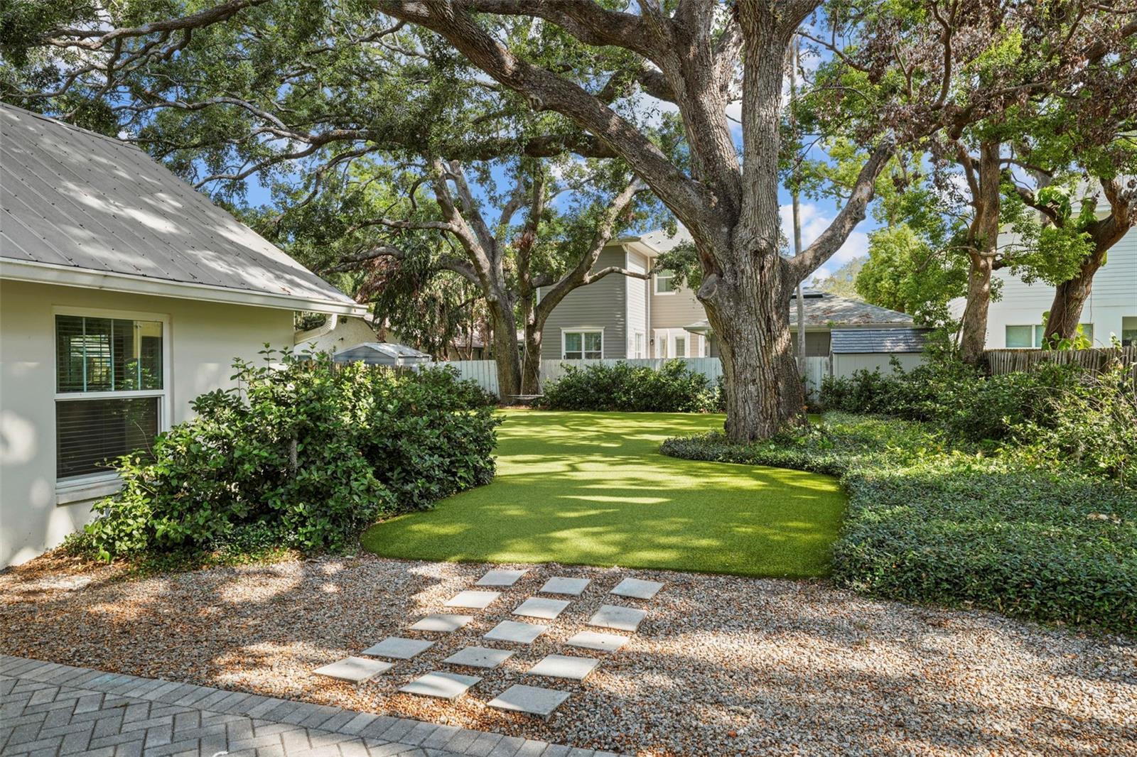 3315 W HAWTHORNE RD, TAMPA, FL, 33611