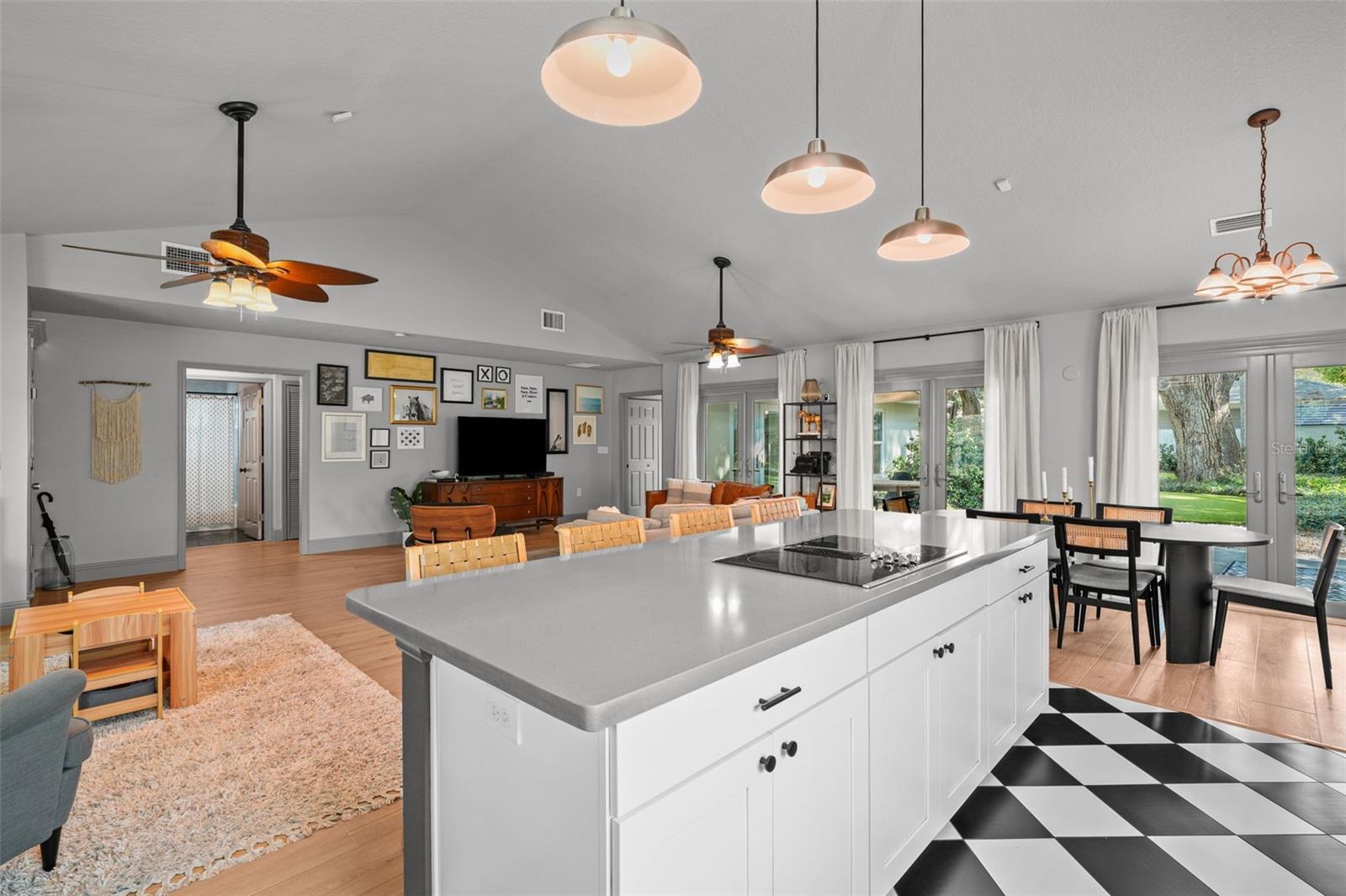 3315 W HAWTHORNE RD, TAMPA, FL, 33611