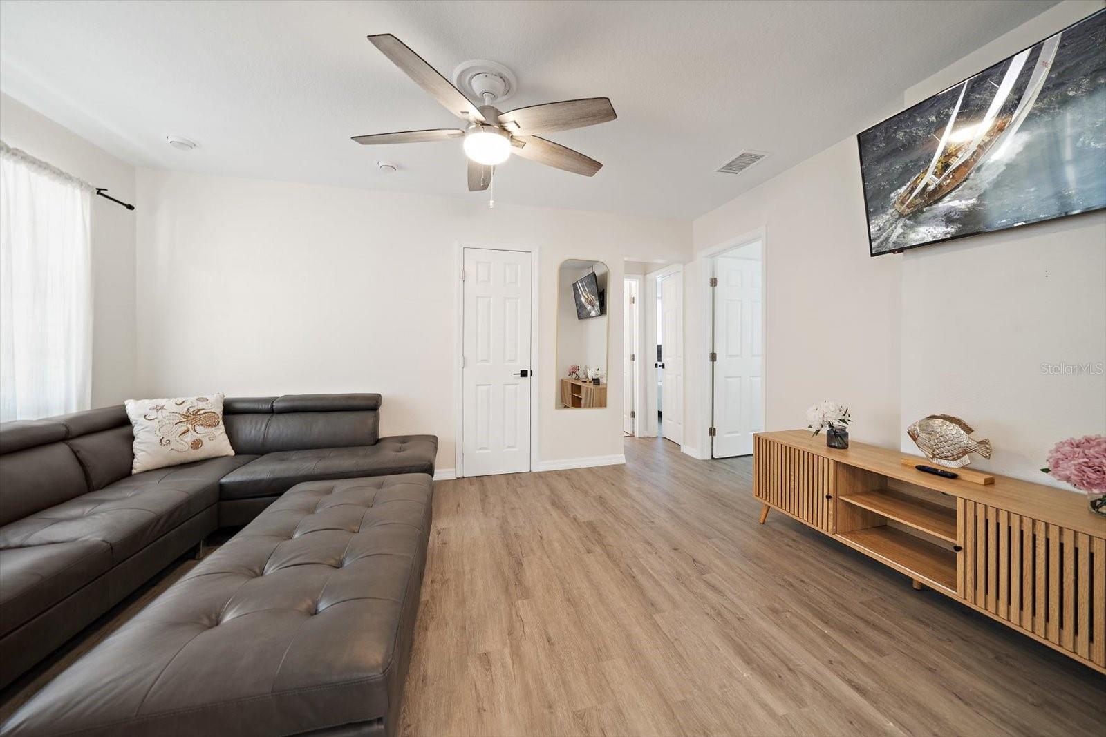 608 BAY ESPLANADE, CLEARWATER BEACH, FL, 33767