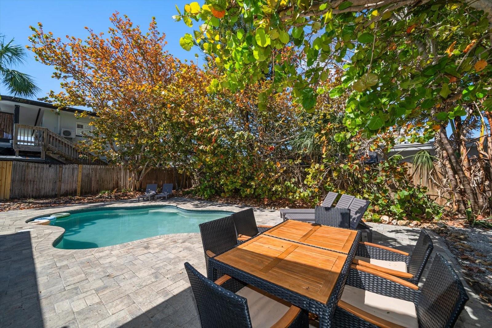 608 BAY ESPLANADE, CLEARWATER BEACH, FL, 33767