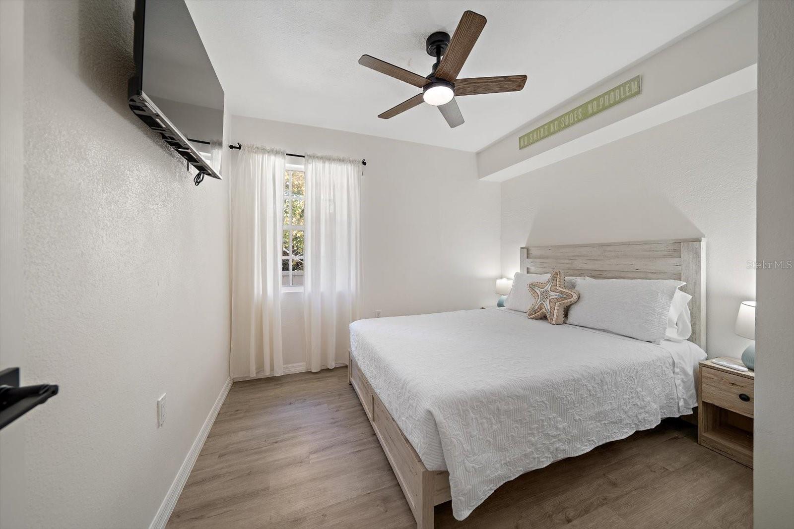 608 BAY ESPLANADE, CLEARWATER BEACH, FL, 33767