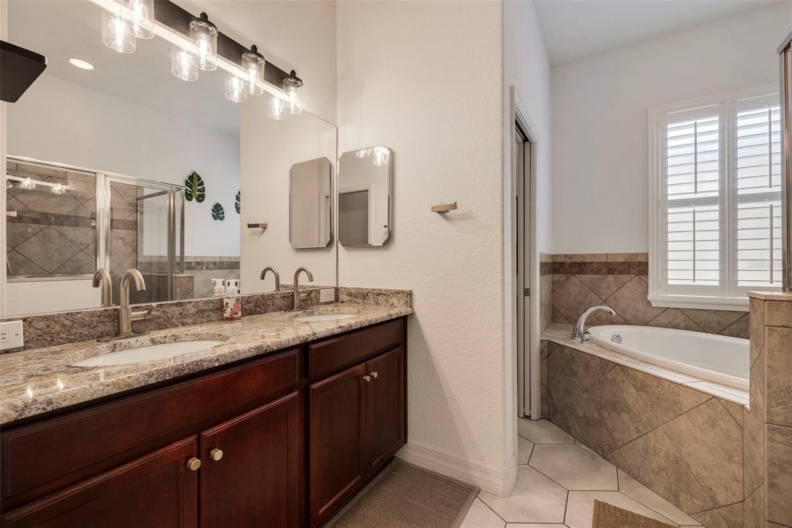 205 BENGAL CIR, OLDSMAR, FL, 34677