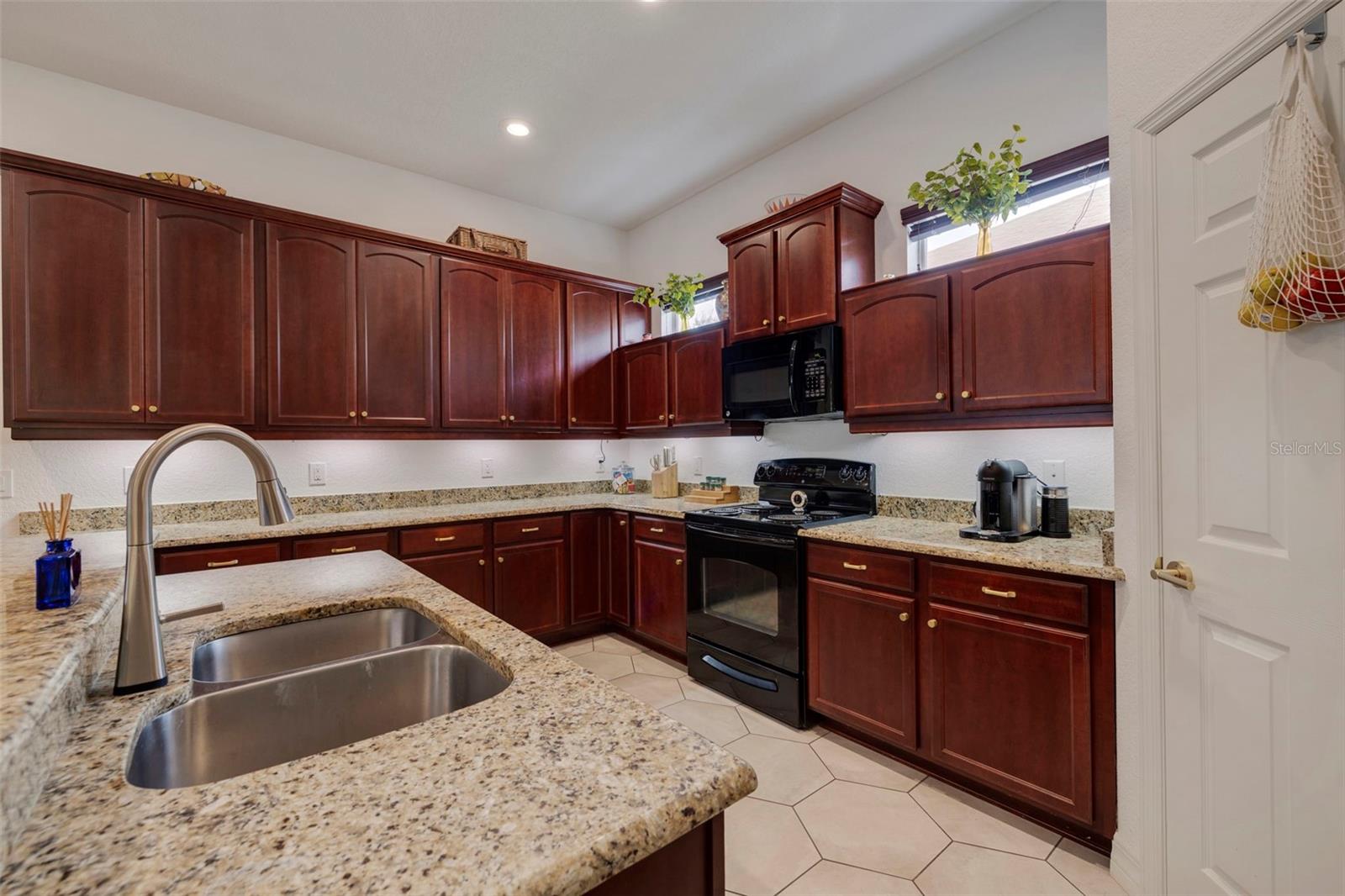 205 BENGAL CIR, OLDSMAR, FL, 34677