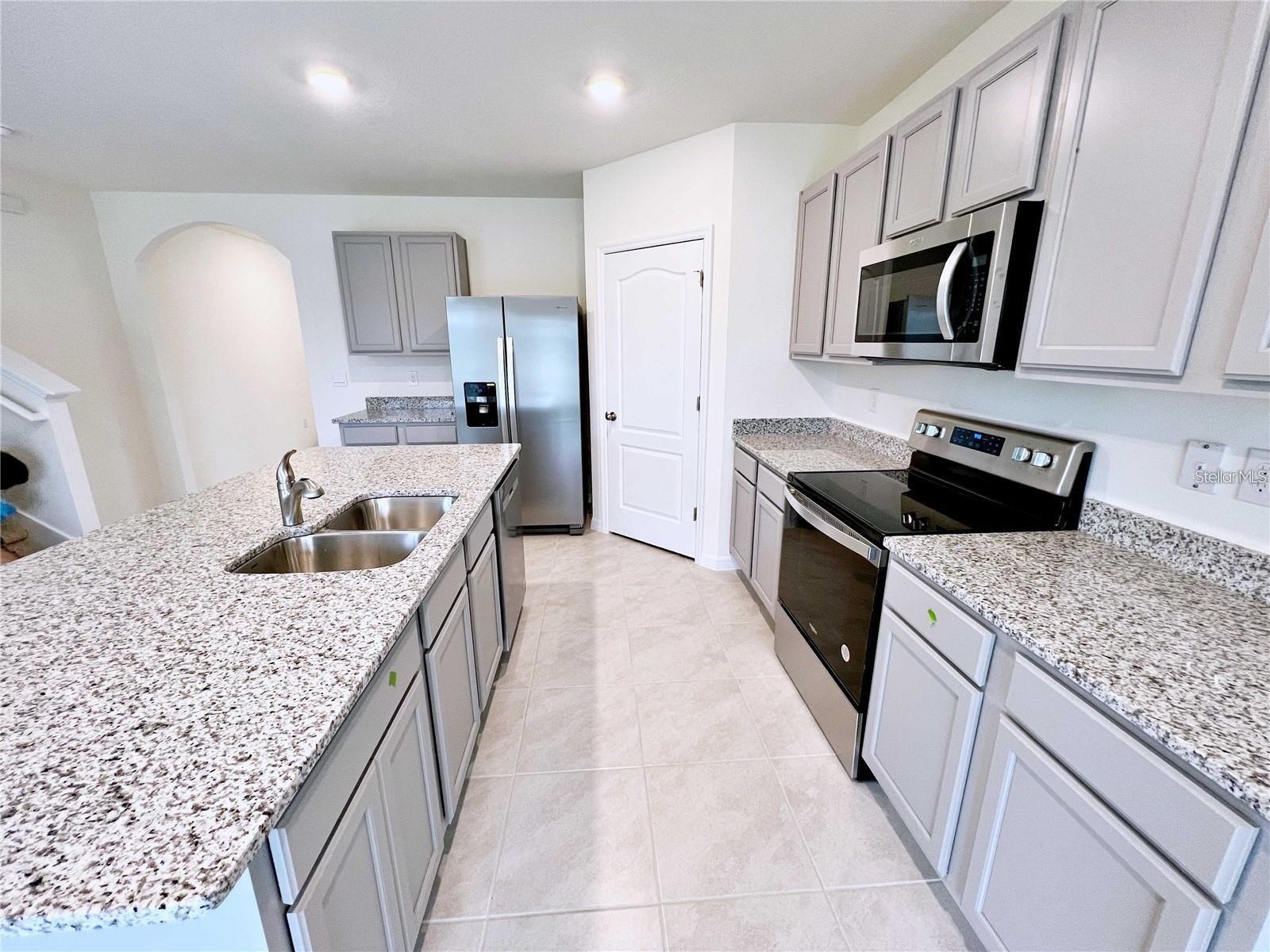 6820 CRANES ROOST RD, HARMONY, FL, 34773