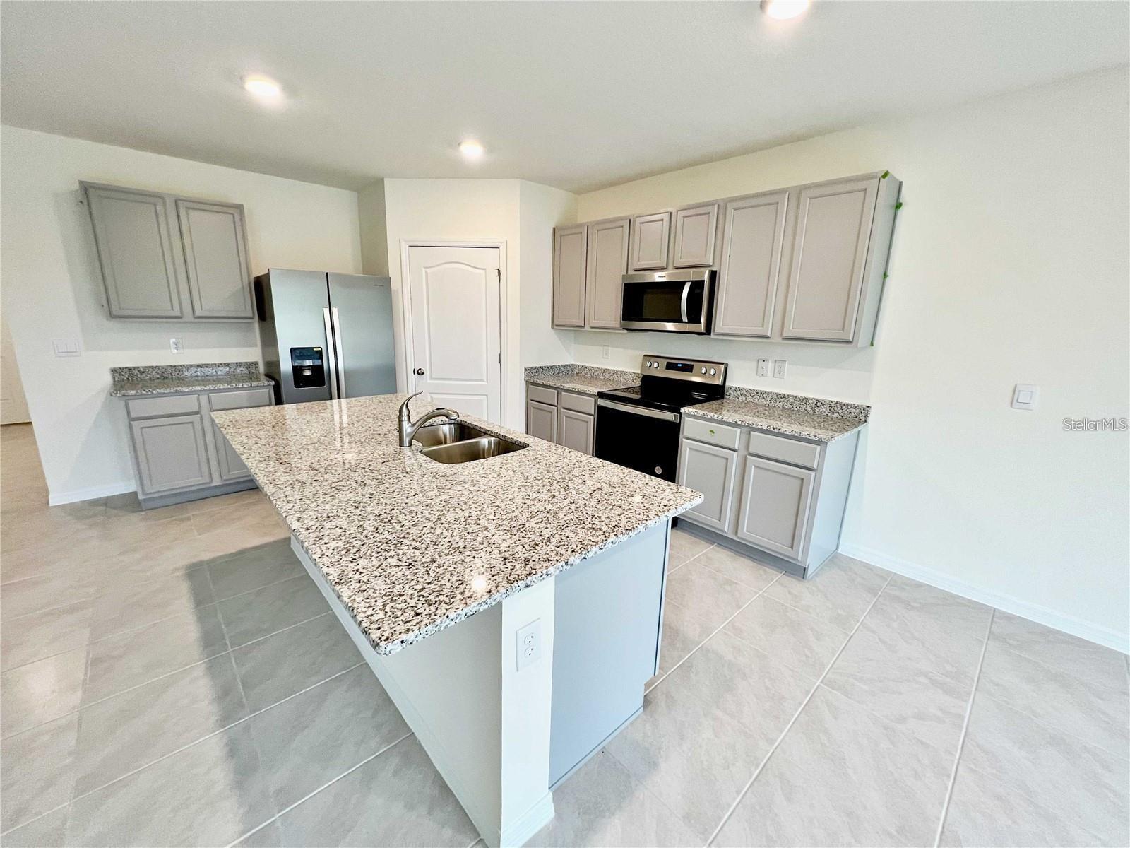 6820 CRANES ROOST RD, HARMONY, FL, 34773