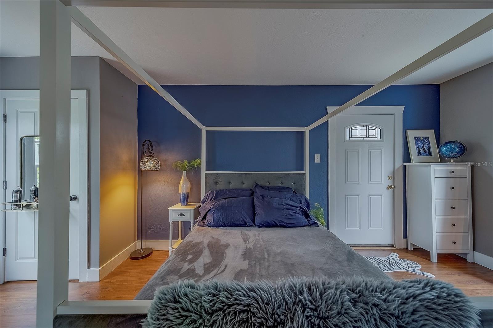 2412 BURLINGTON AVE N, ST PETERSBURG, FL, 33713