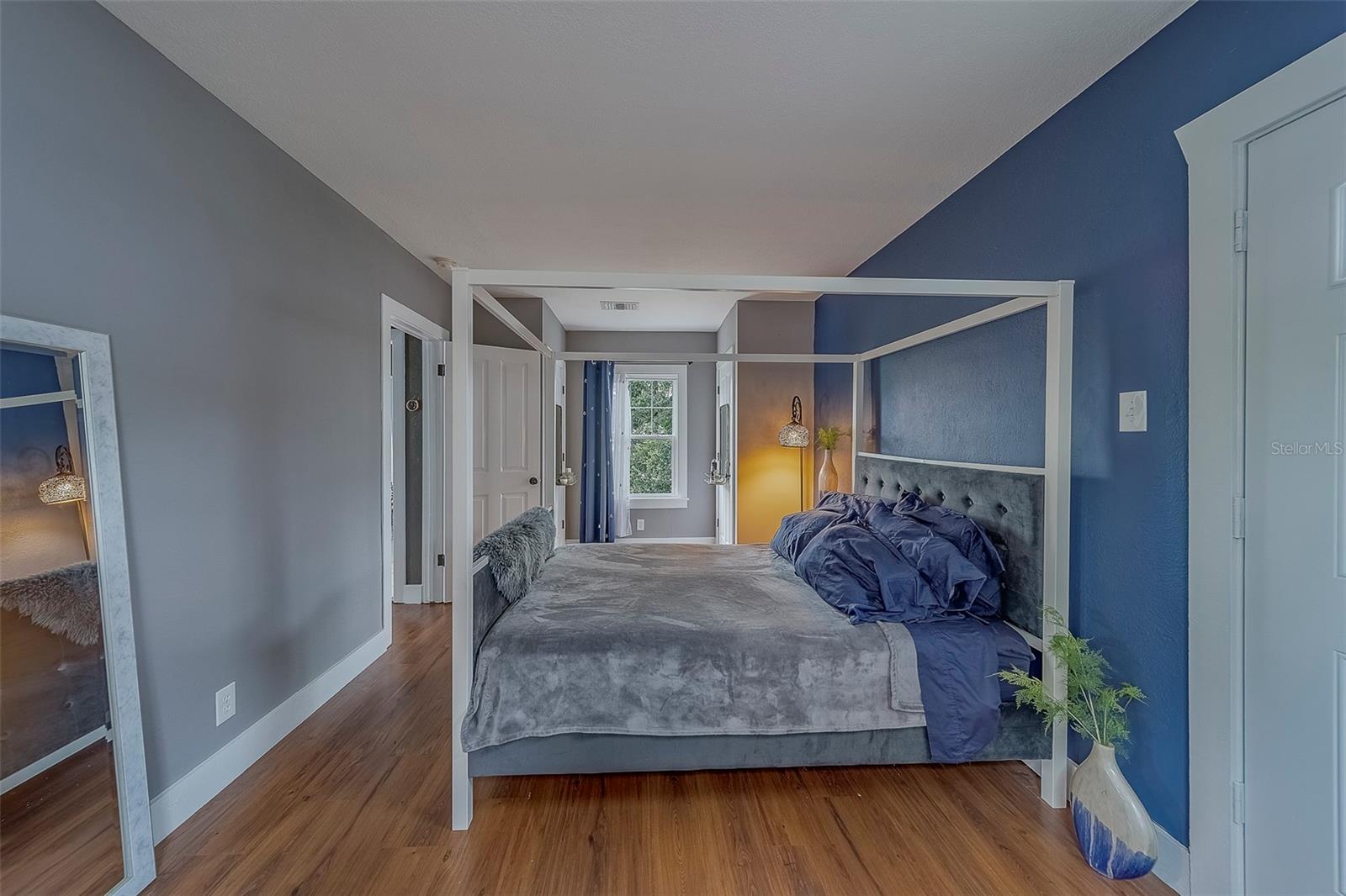 2412 BURLINGTON AVE N, ST PETERSBURG, FL, 33713