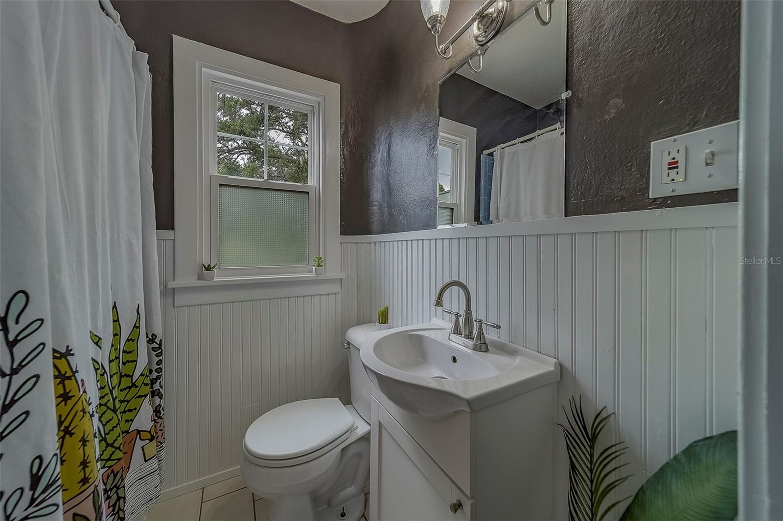 2412 BURLINGTON AVE N, ST PETERSBURG, FL, 33713