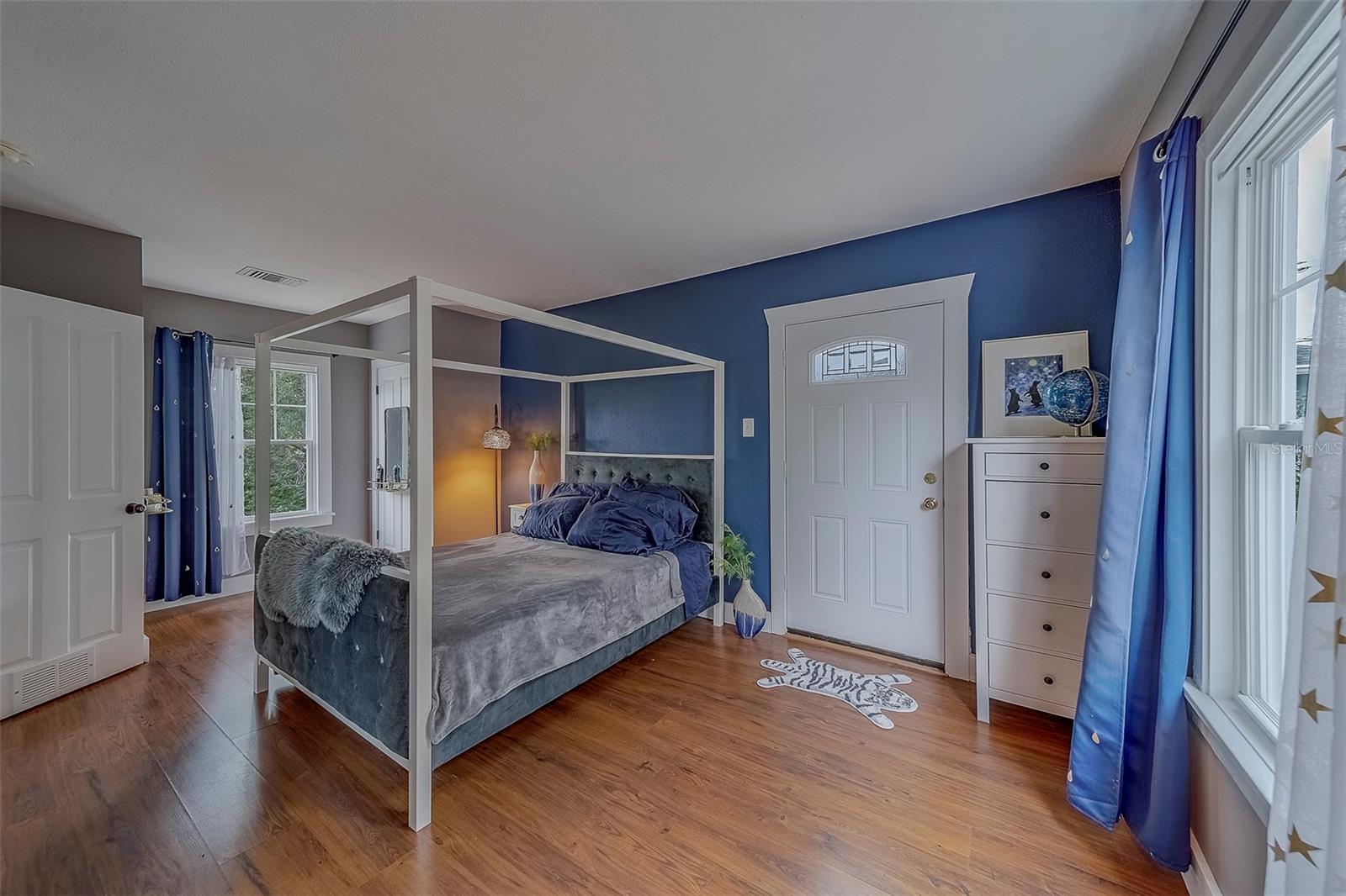 2412 BURLINGTON AVE N, ST PETERSBURG, FL, 33713