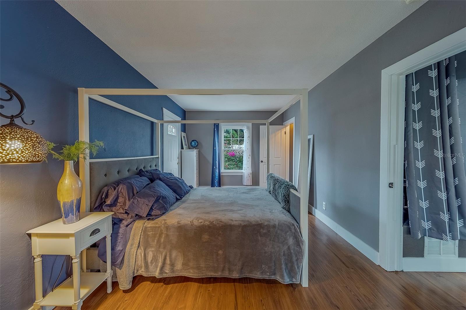 2412 BURLINGTON AVE N, ST PETERSBURG, FL, 33713