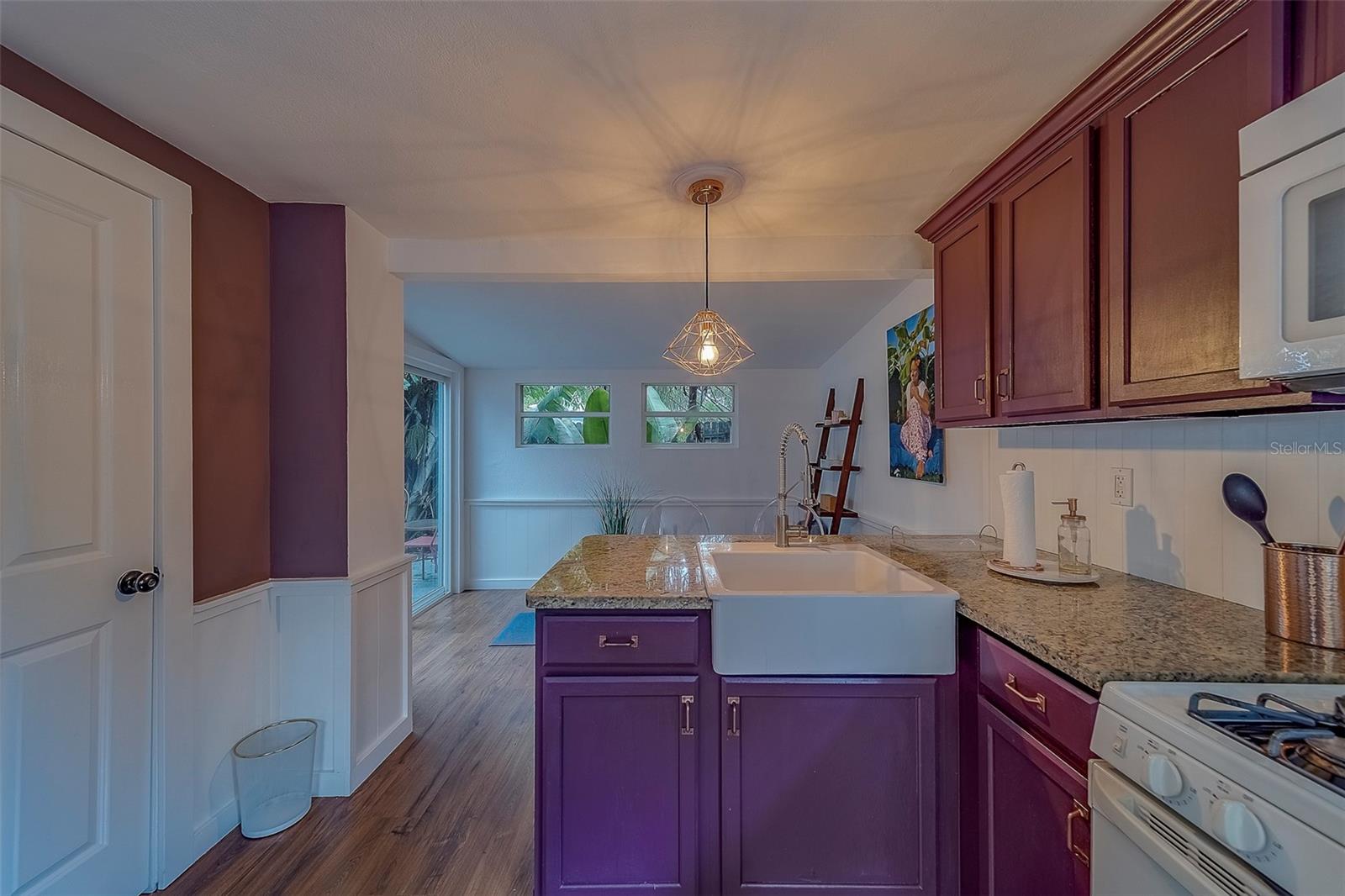 2412 BURLINGTON AVE N, ST PETERSBURG, FL, 33713