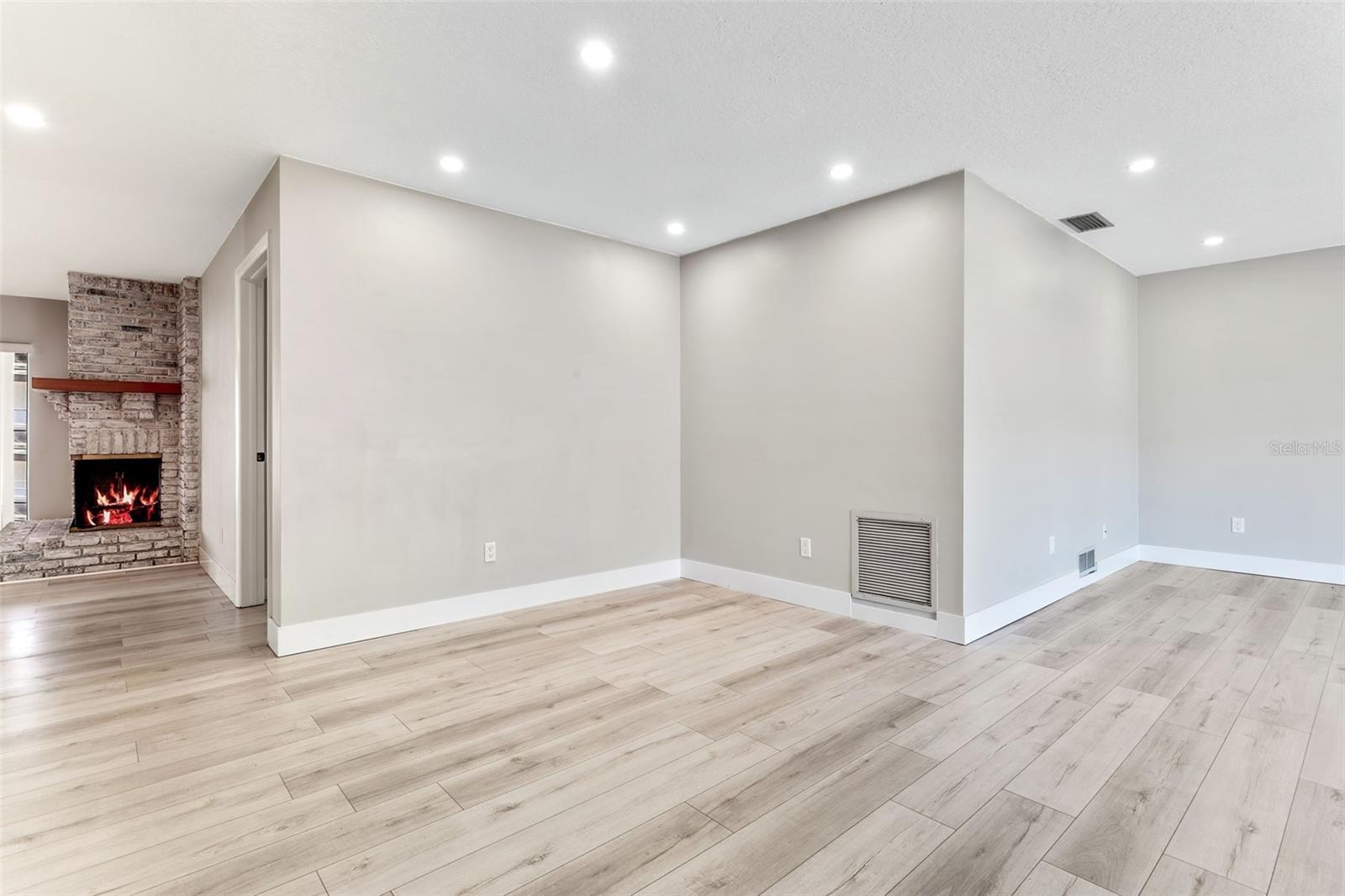 2872 LONG VIEW DR, CLEARWATER, FL, 33761