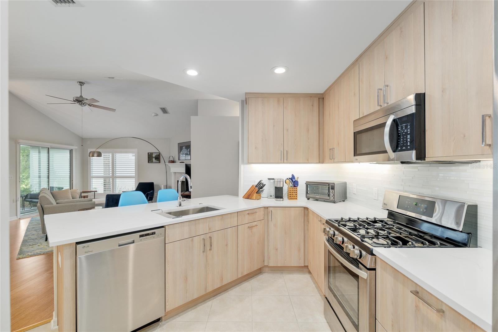 9821 SW 34TH RD, GAINESVILLE, FL, 32608