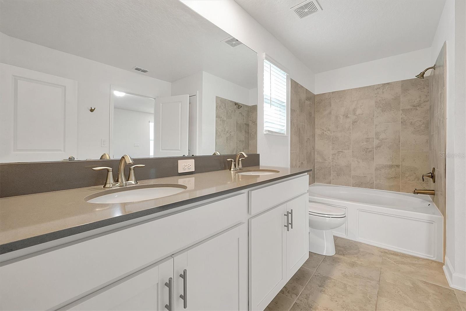 11288 LISTENING DR, ORLANDO, FL, 32832