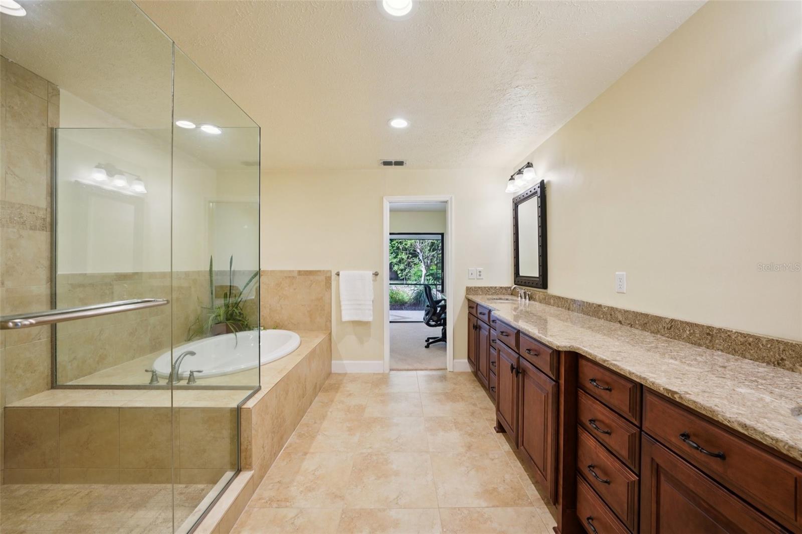 25238 BUNTING CIR, LAND O LAKES, FL, 34639