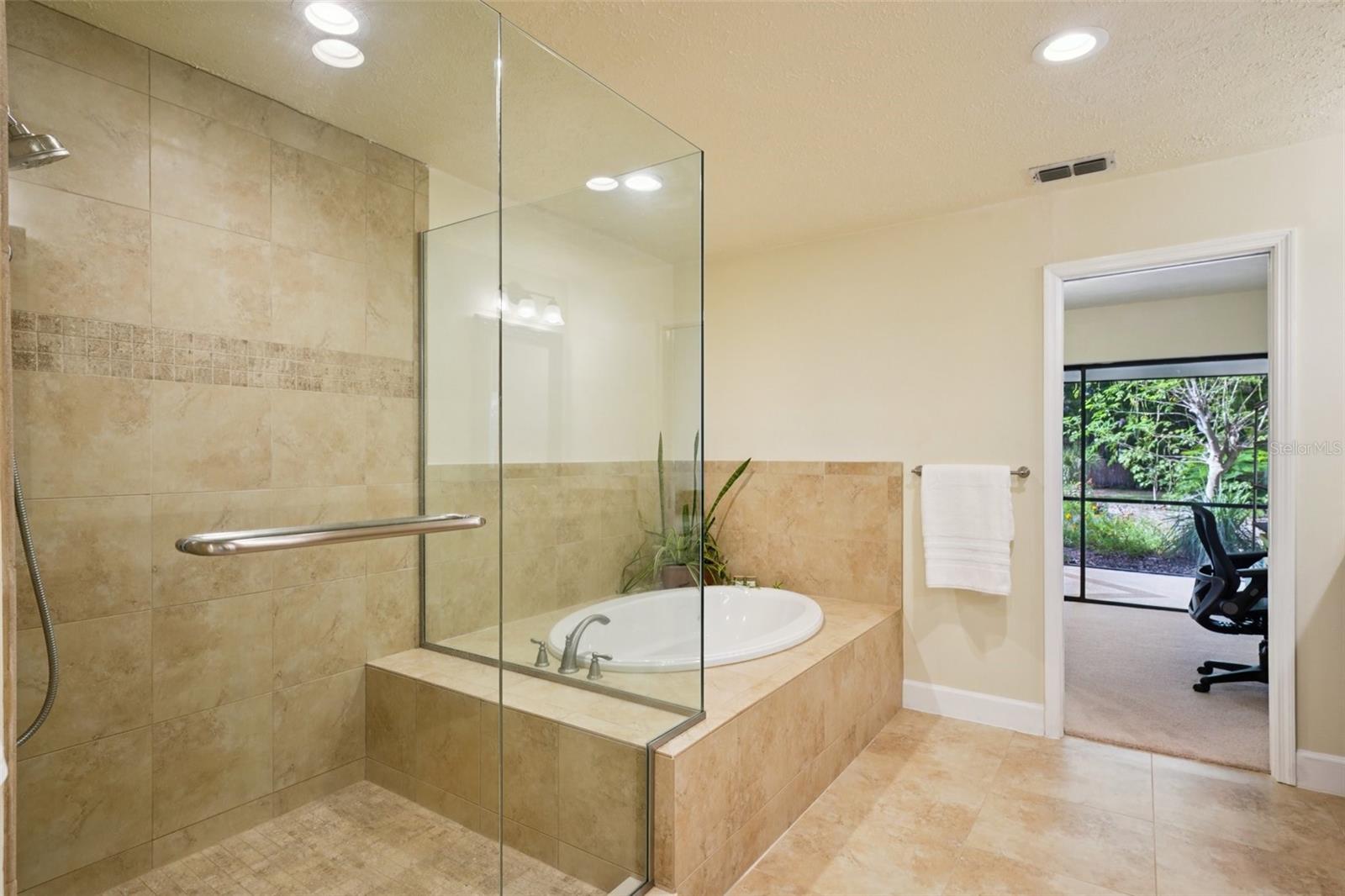 25238 BUNTING CIR, LAND O LAKES, FL, 34639