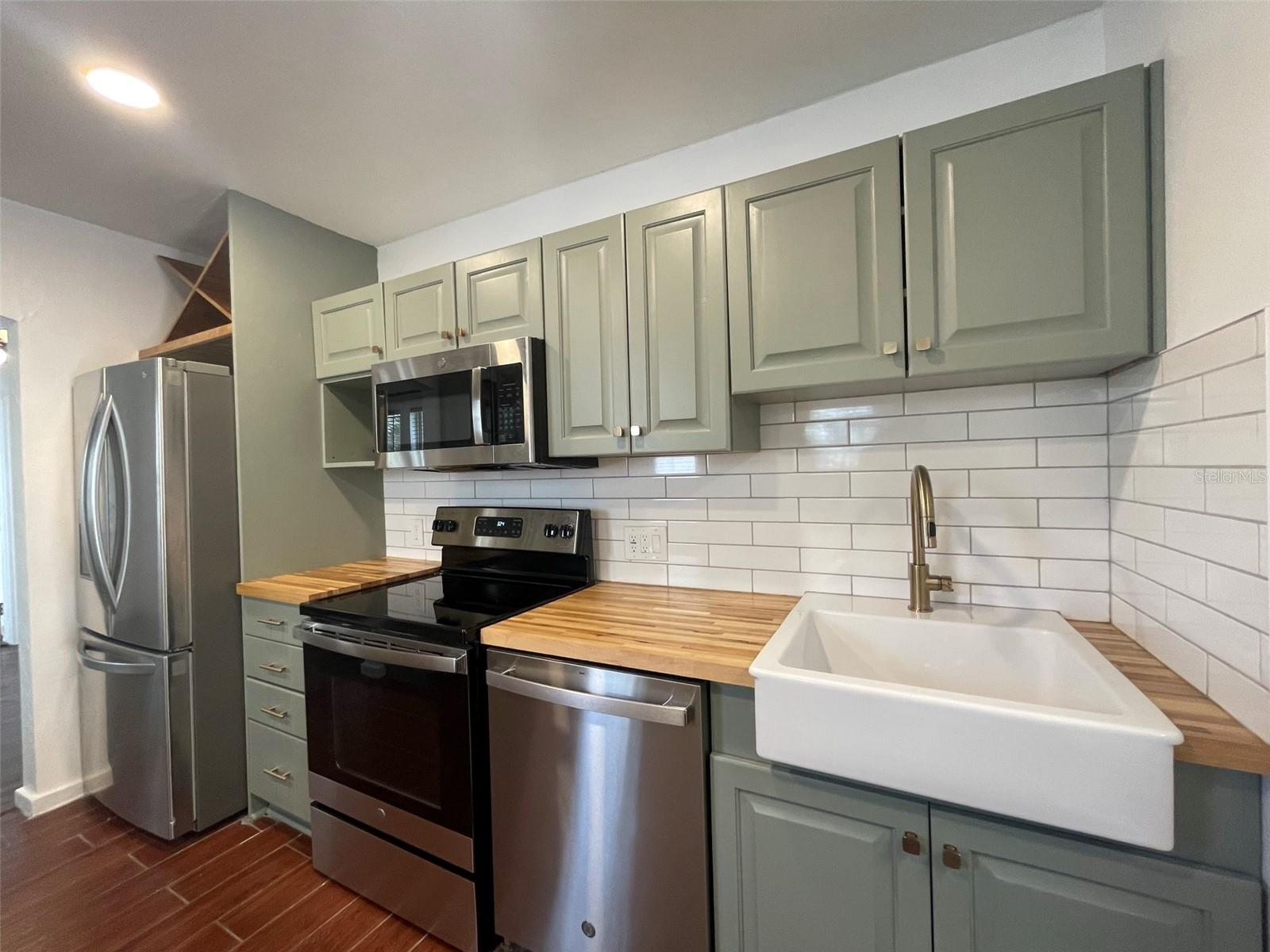 4221 BURLINGTON AVE N, ST PETERSBURG, FL, 33713