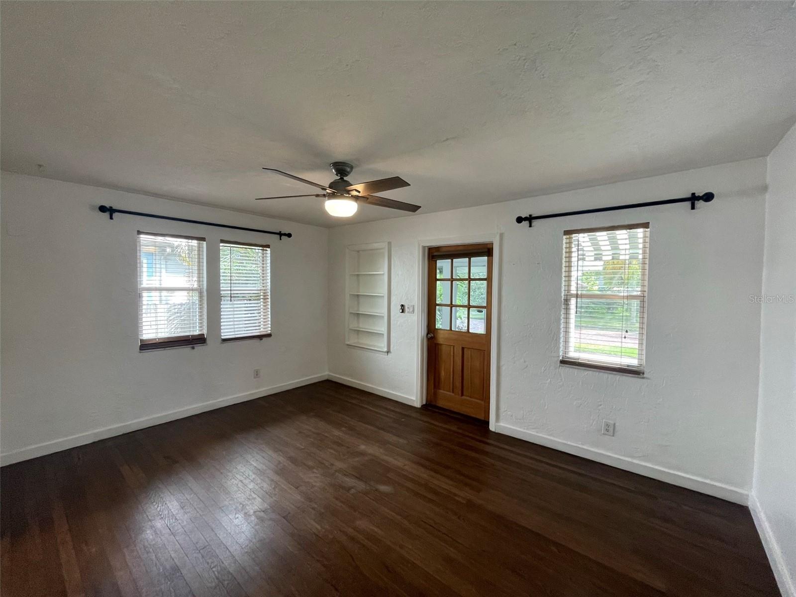 4221 BURLINGTON AVE N, ST PETERSBURG, FL, 33713