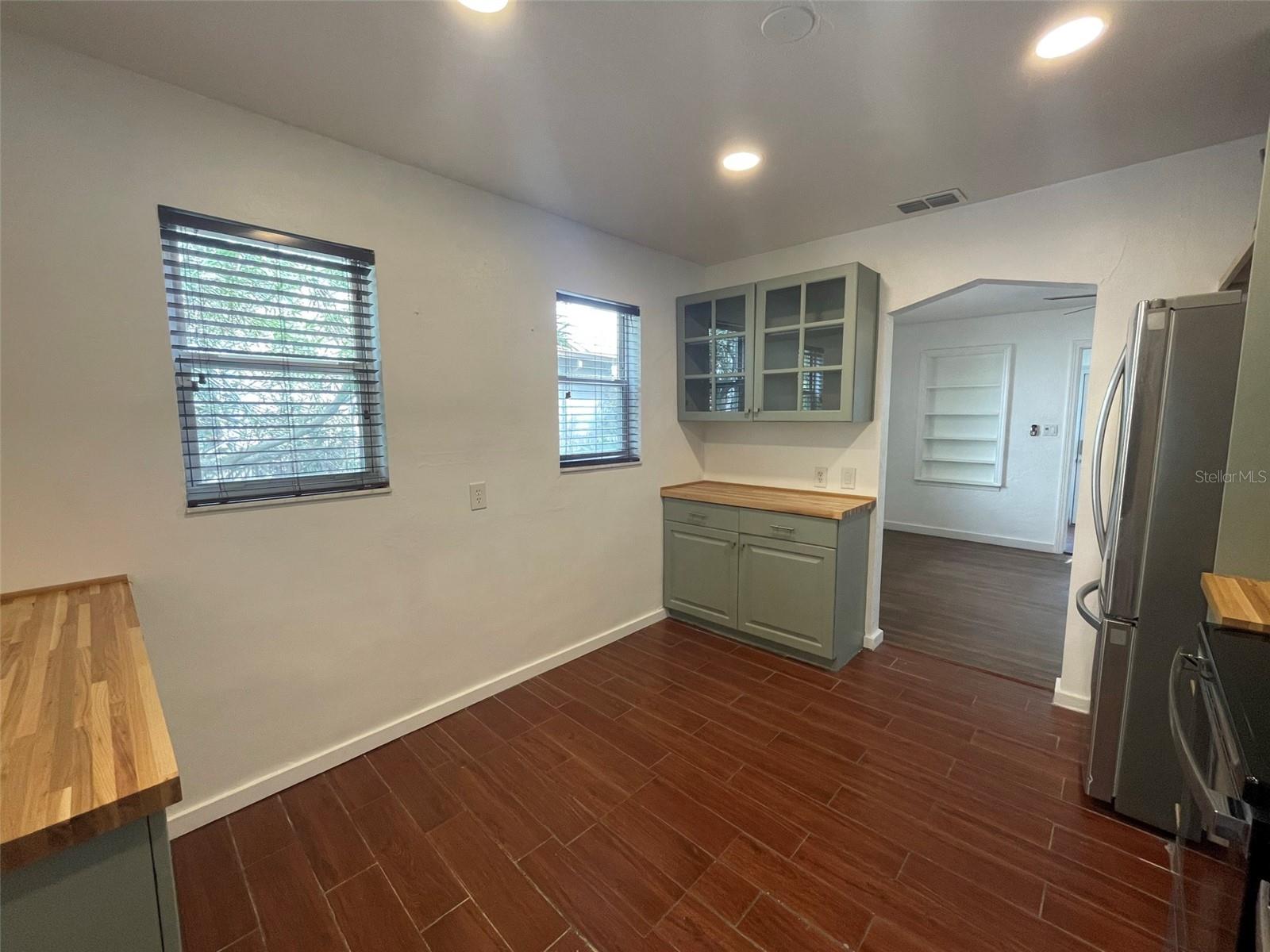 4221 BURLINGTON AVE N, ST PETERSBURG, FL, 33713