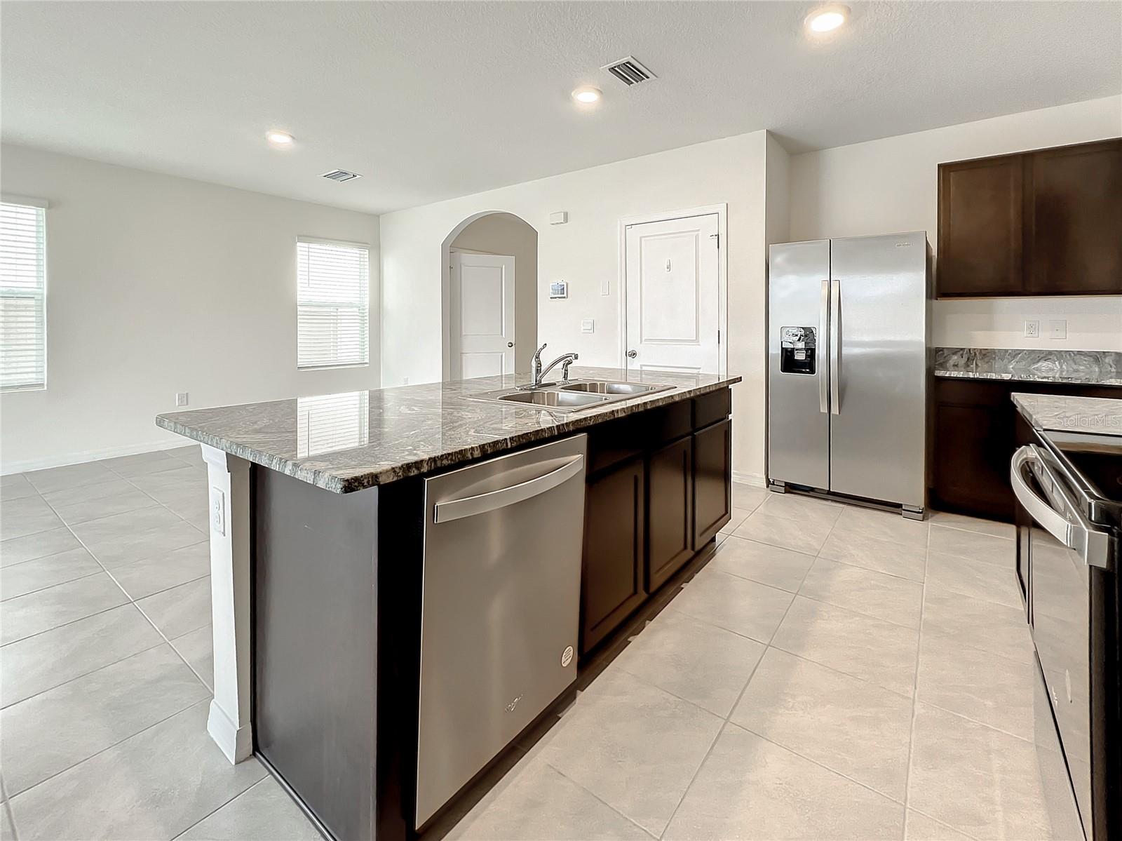 10556 PENNY GALE LOOP, SAN ANTONIO, FL, 33576