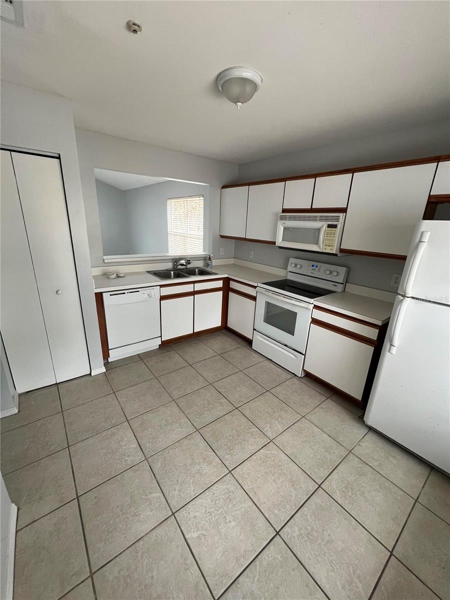 183 EDGEWATER CIR, SANFORD, FL, 32773