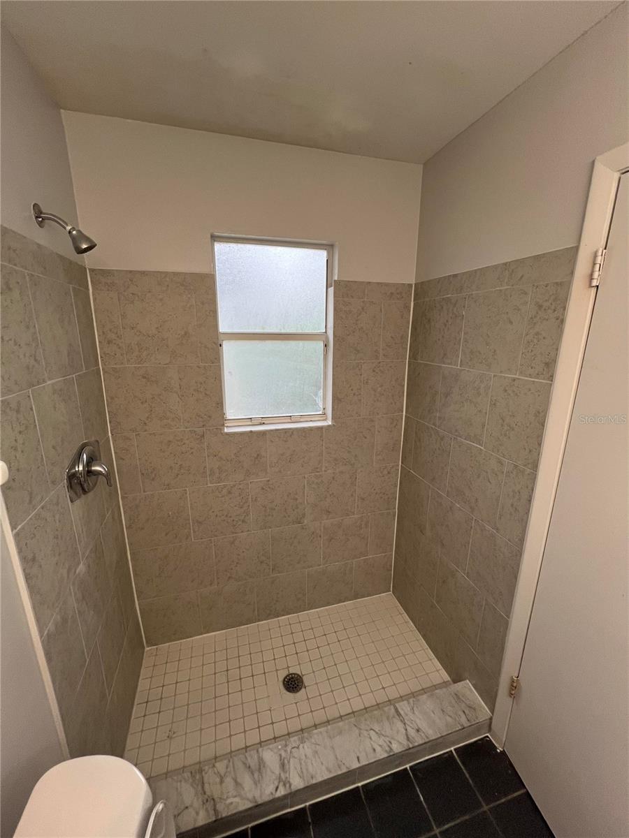 183 EDGEWATER CIR, SANFORD, FL, 32773