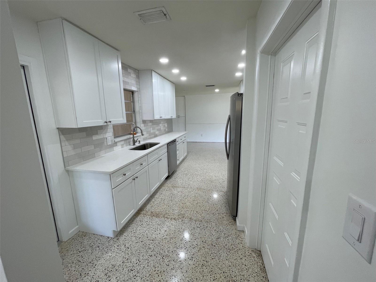 7209 CYPRESS LAKE DR, ODESSA, FL, 33556