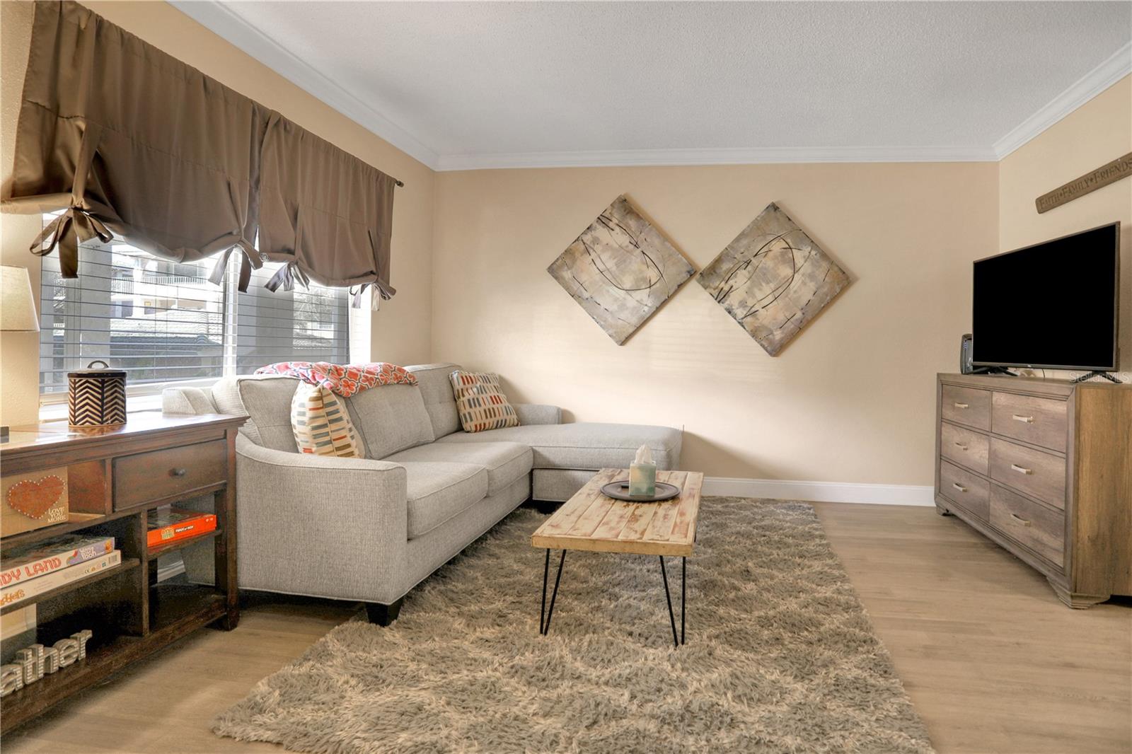 O6315922 Property Photo