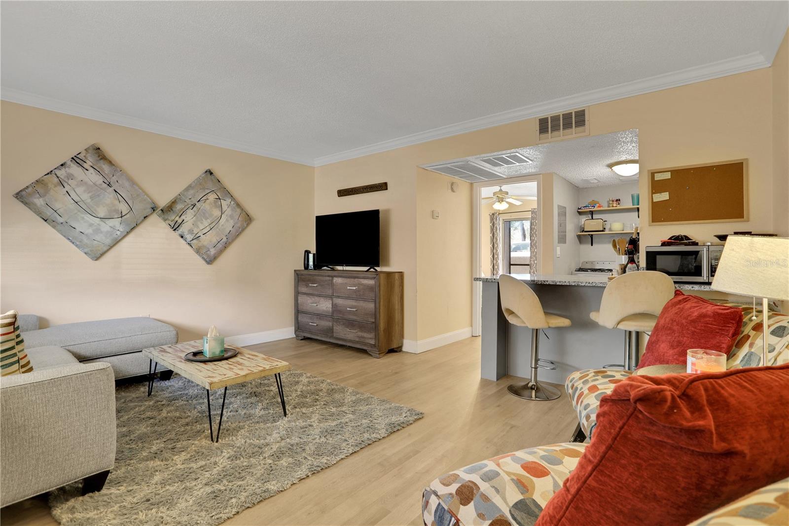 O6315922 Property Photo