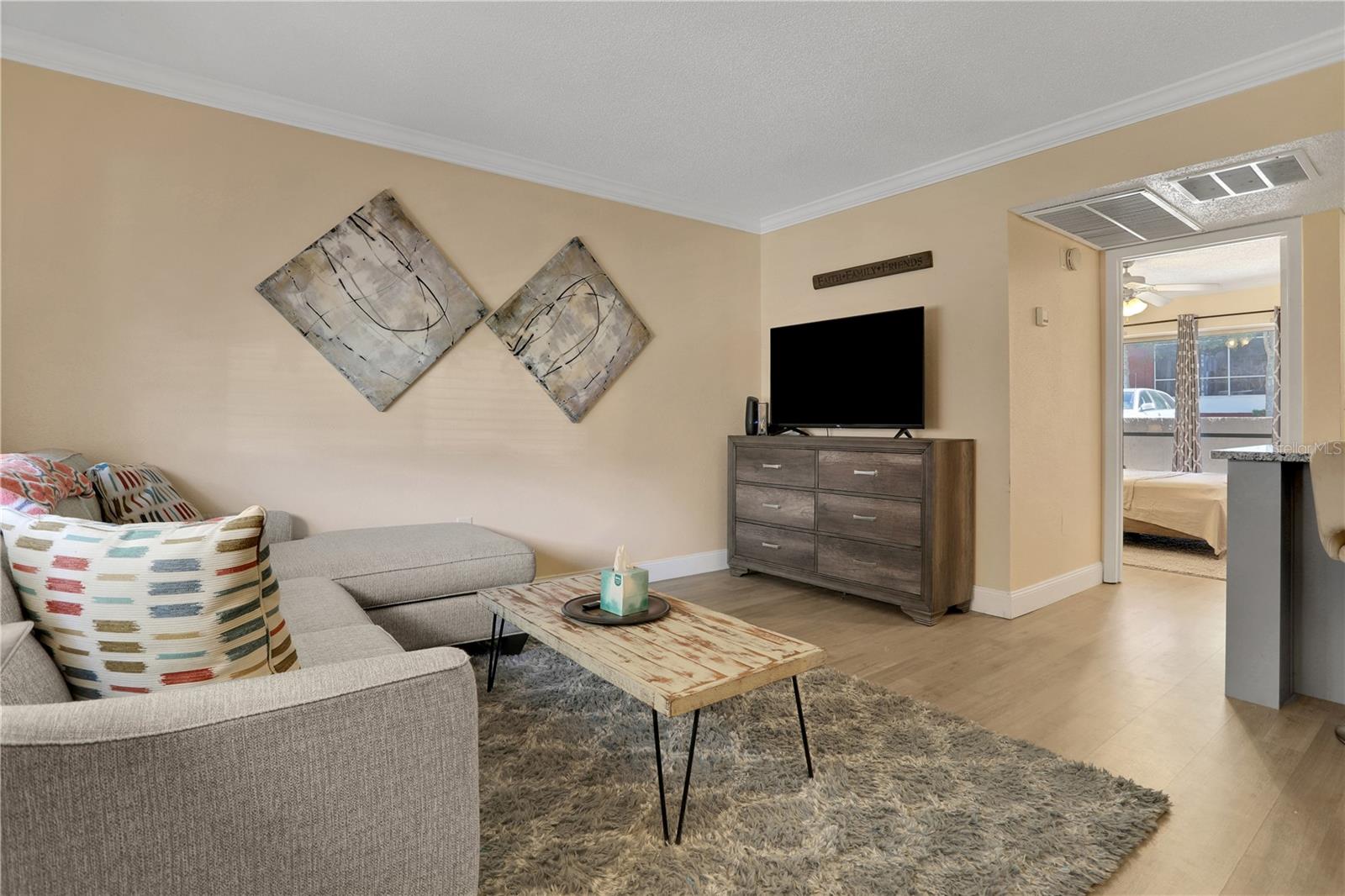 O6315922 Property Photo