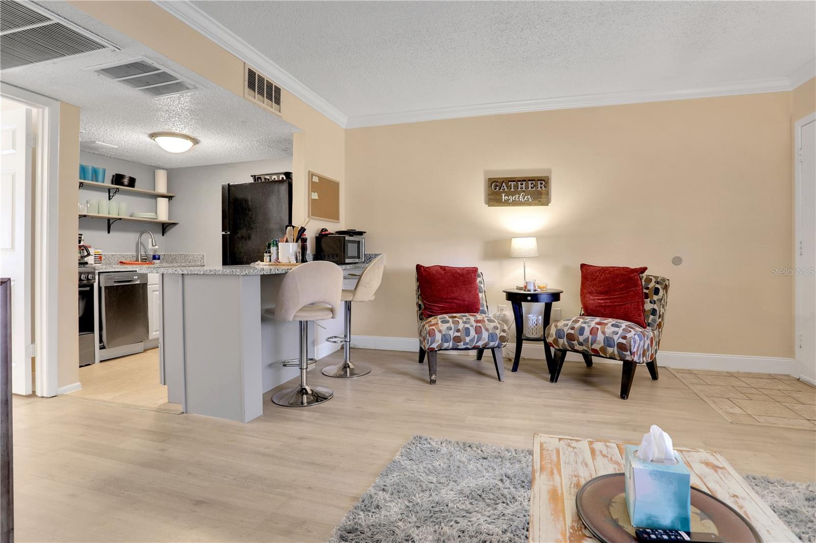 O6315922 Property Photo