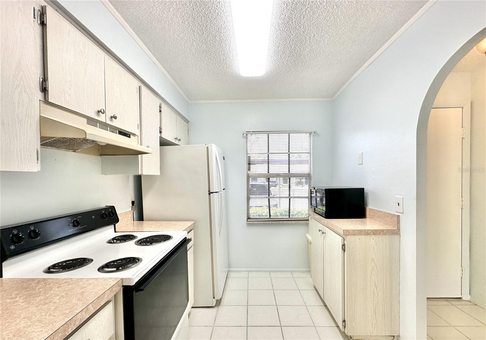 TB8394068 Property Photo