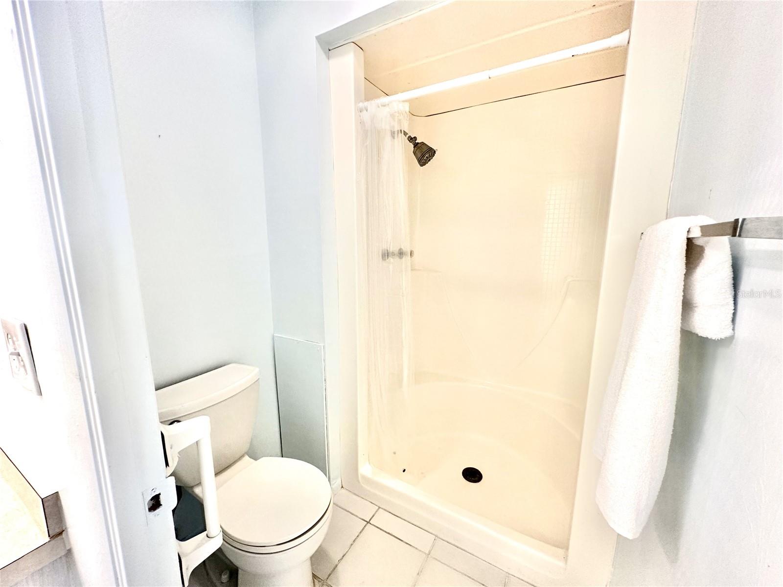 TB8394068 Property Photo