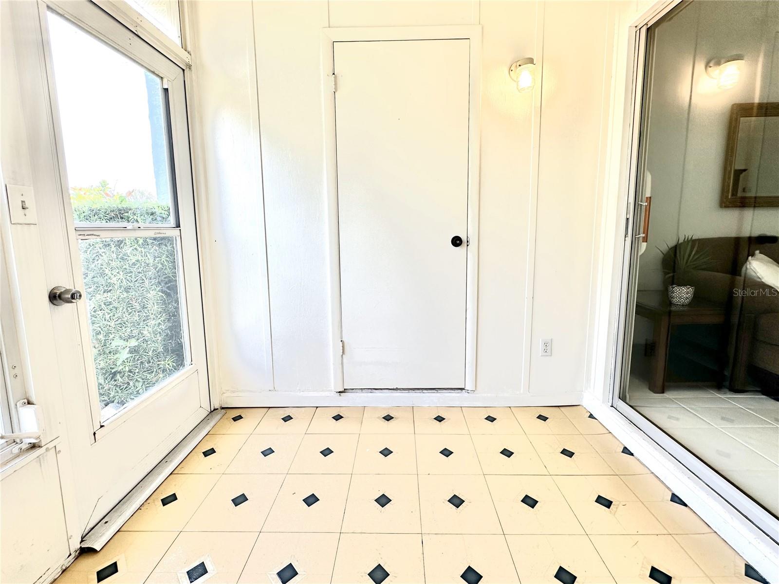 TB8394068 Property Photo