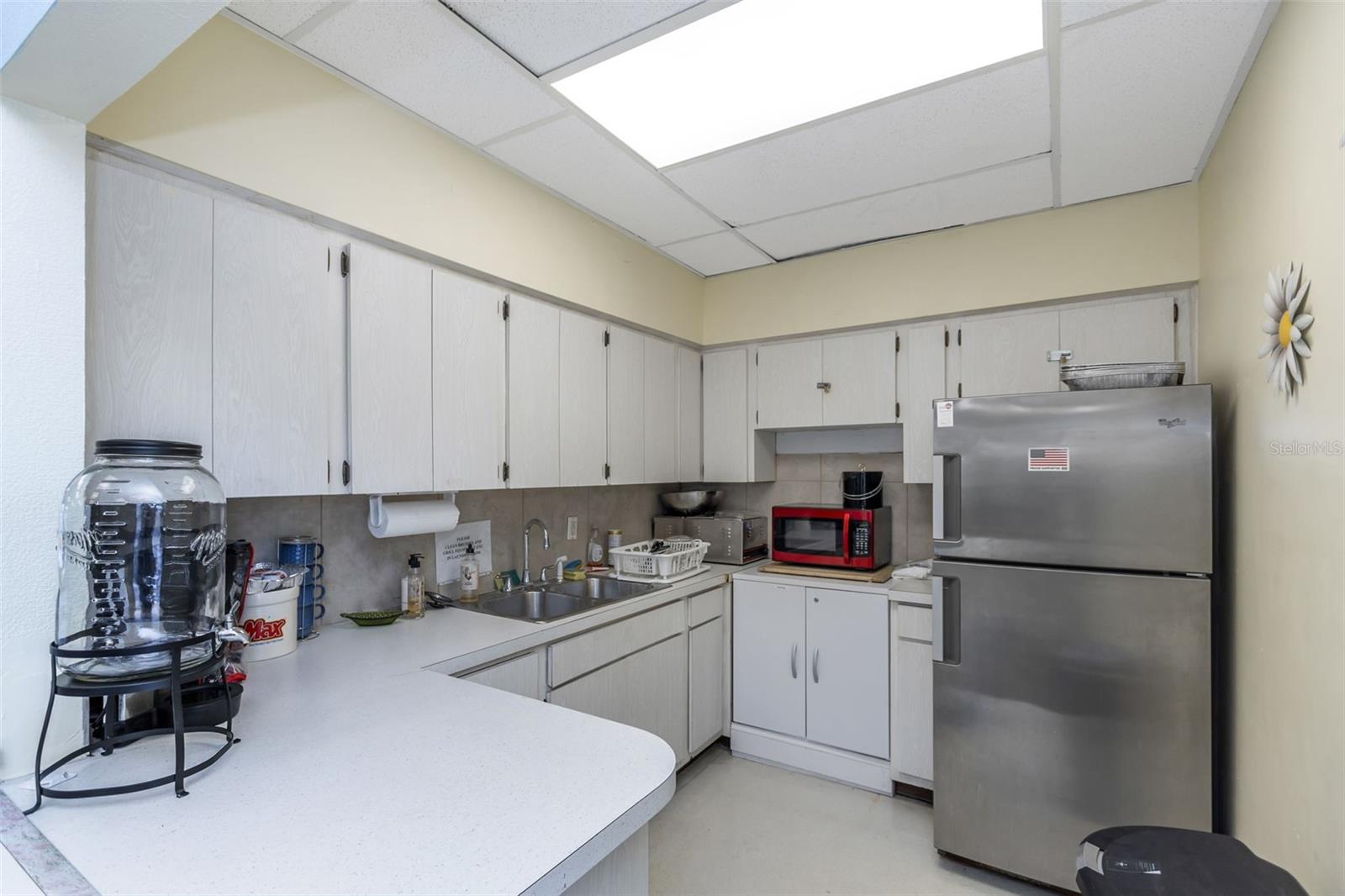 TB8394068 Property Photo