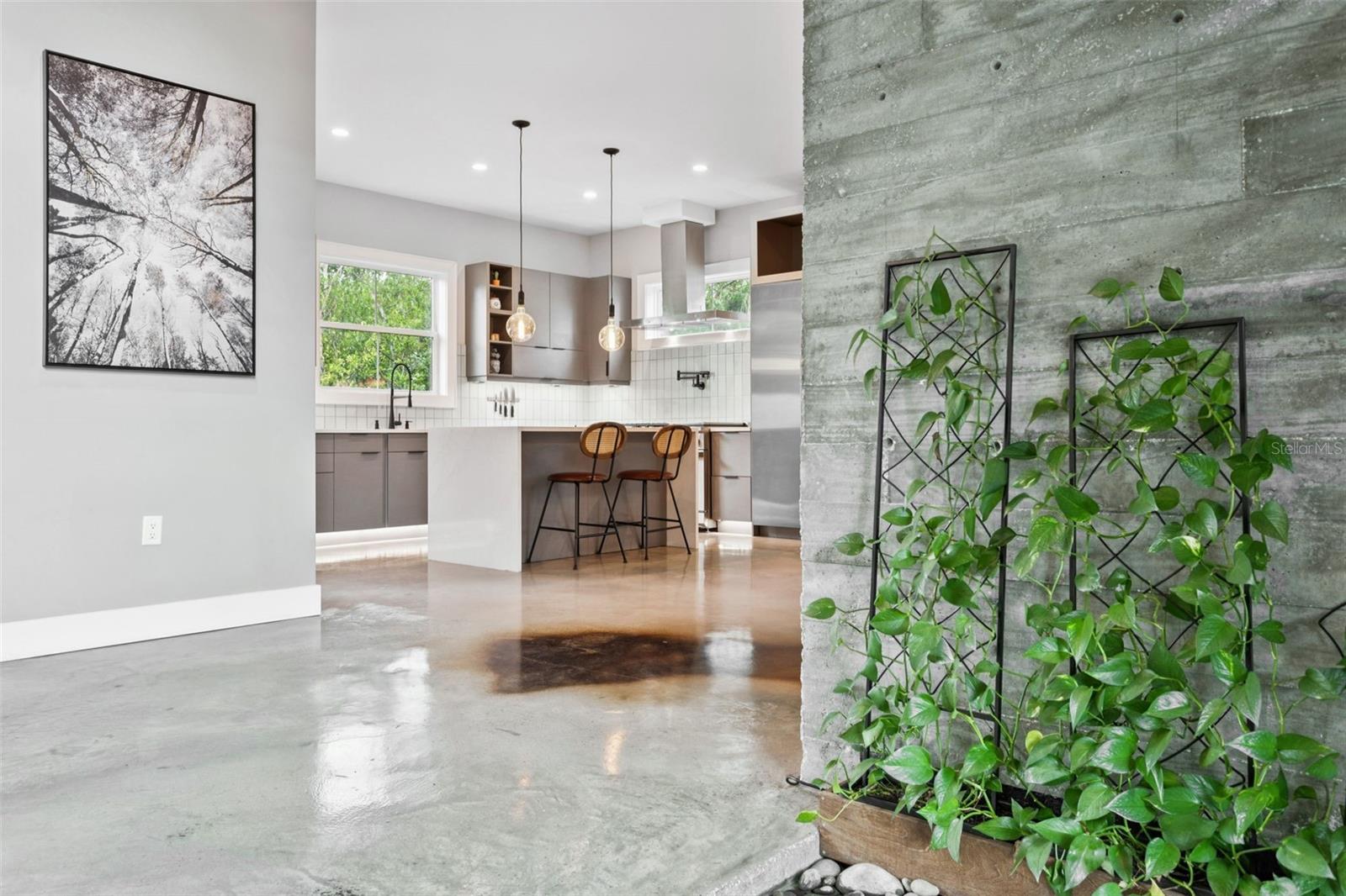 pass through to dining/kitchen