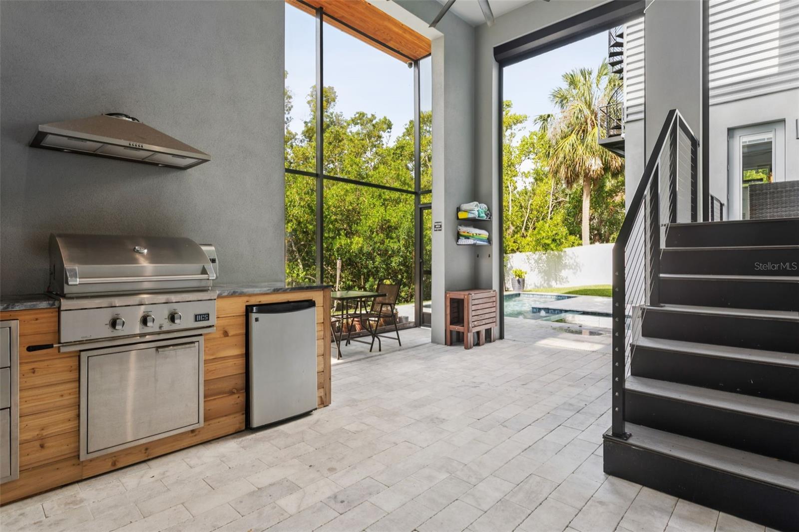 patio outdoor kitchen