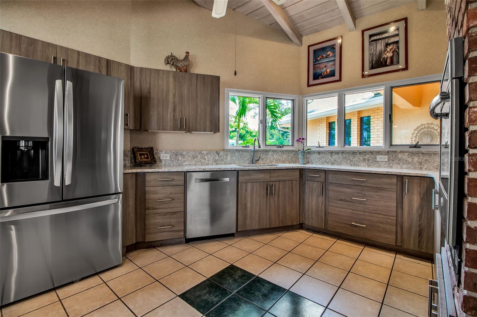 A4655115 Property Photo
