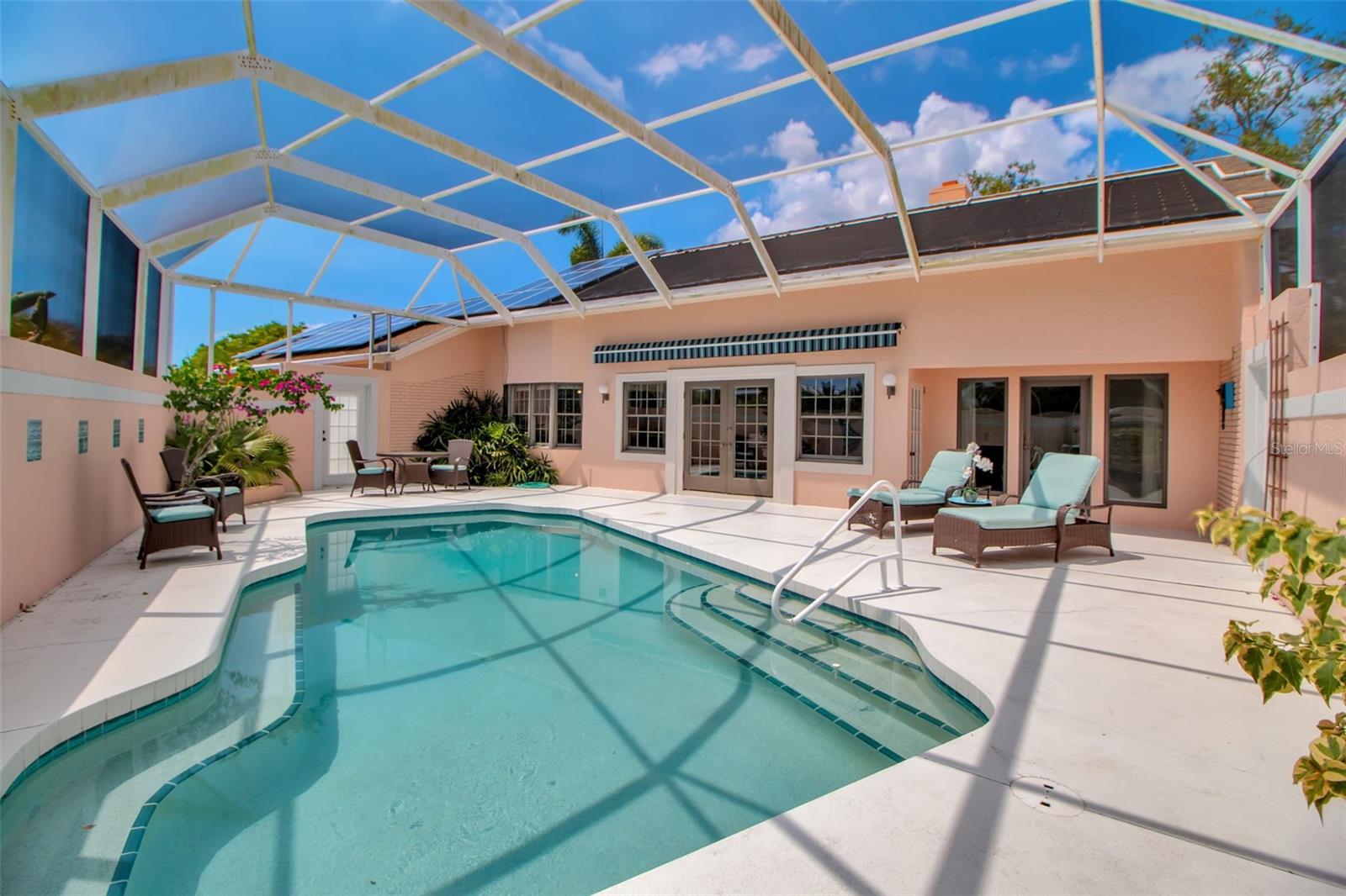 A4655115 Property Photo