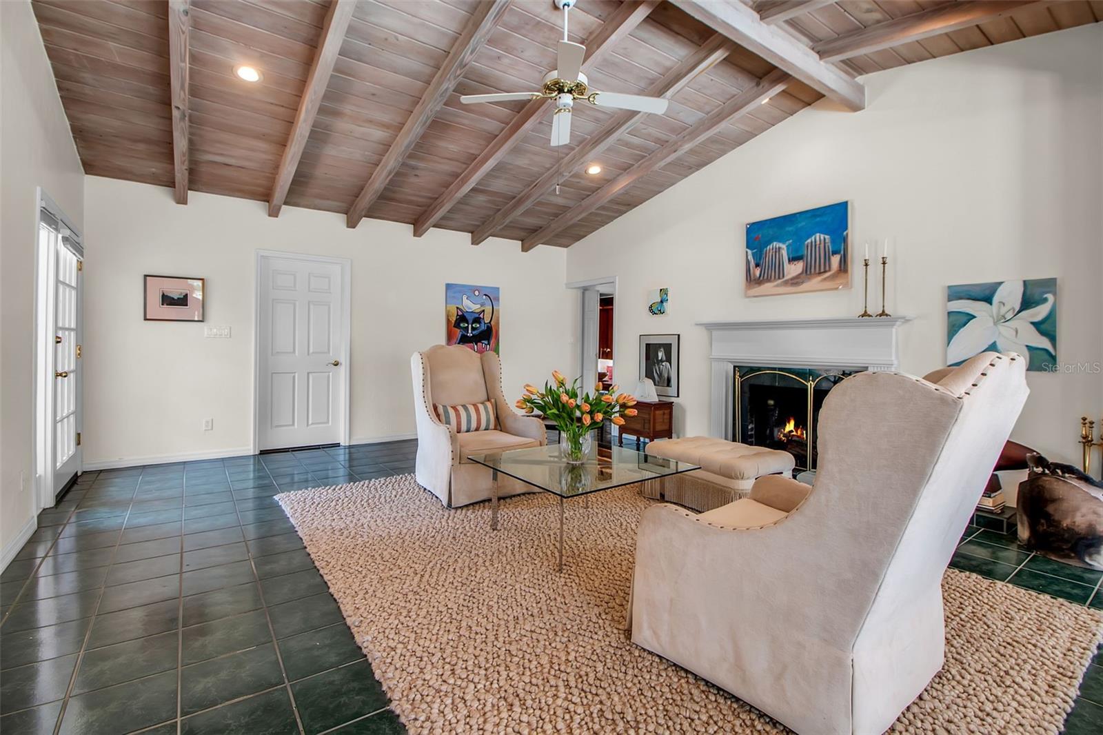 A4655115 Property Photo