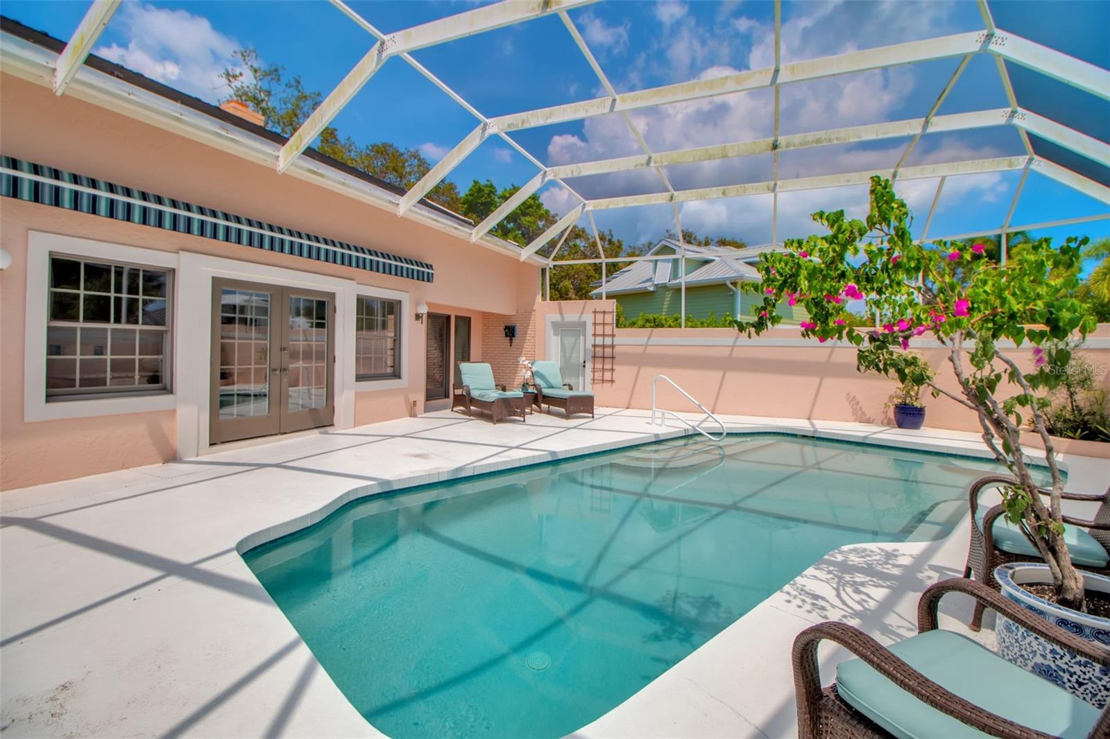 A4655115 Property Photo