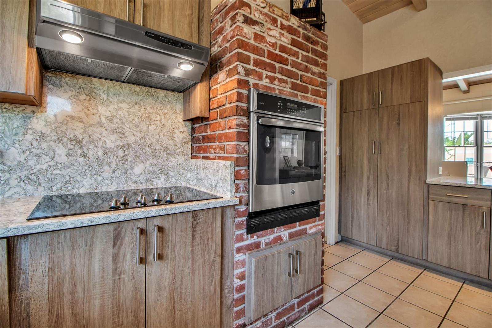 A4655115 Property Photo