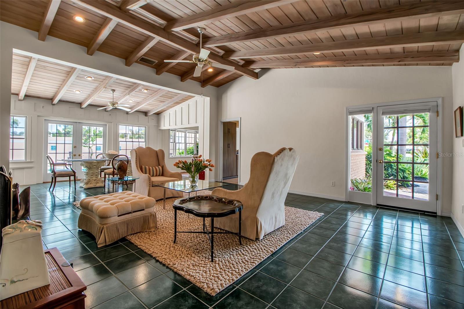 A4655115 Property Photo