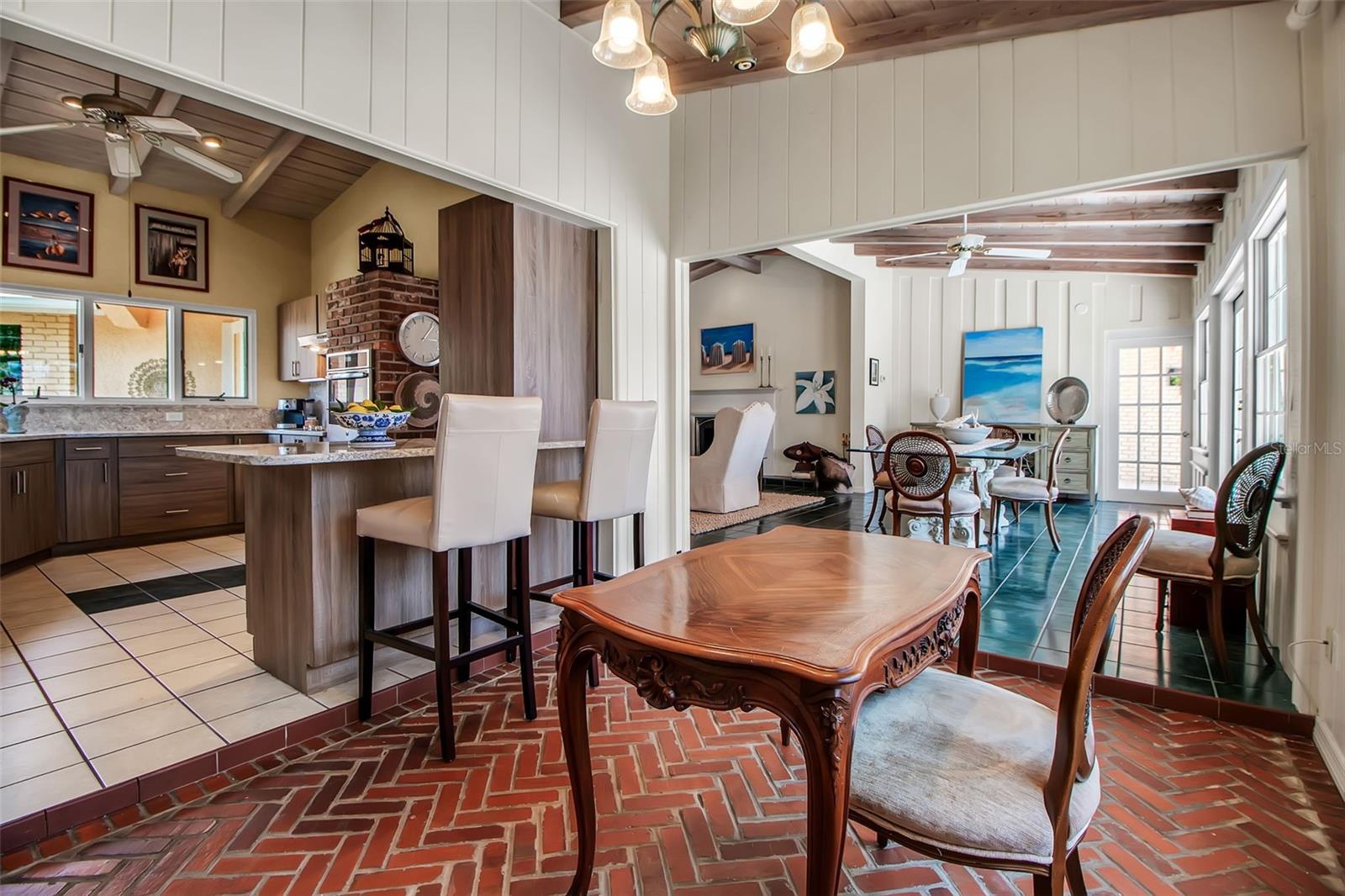 A4655115 Property Photo