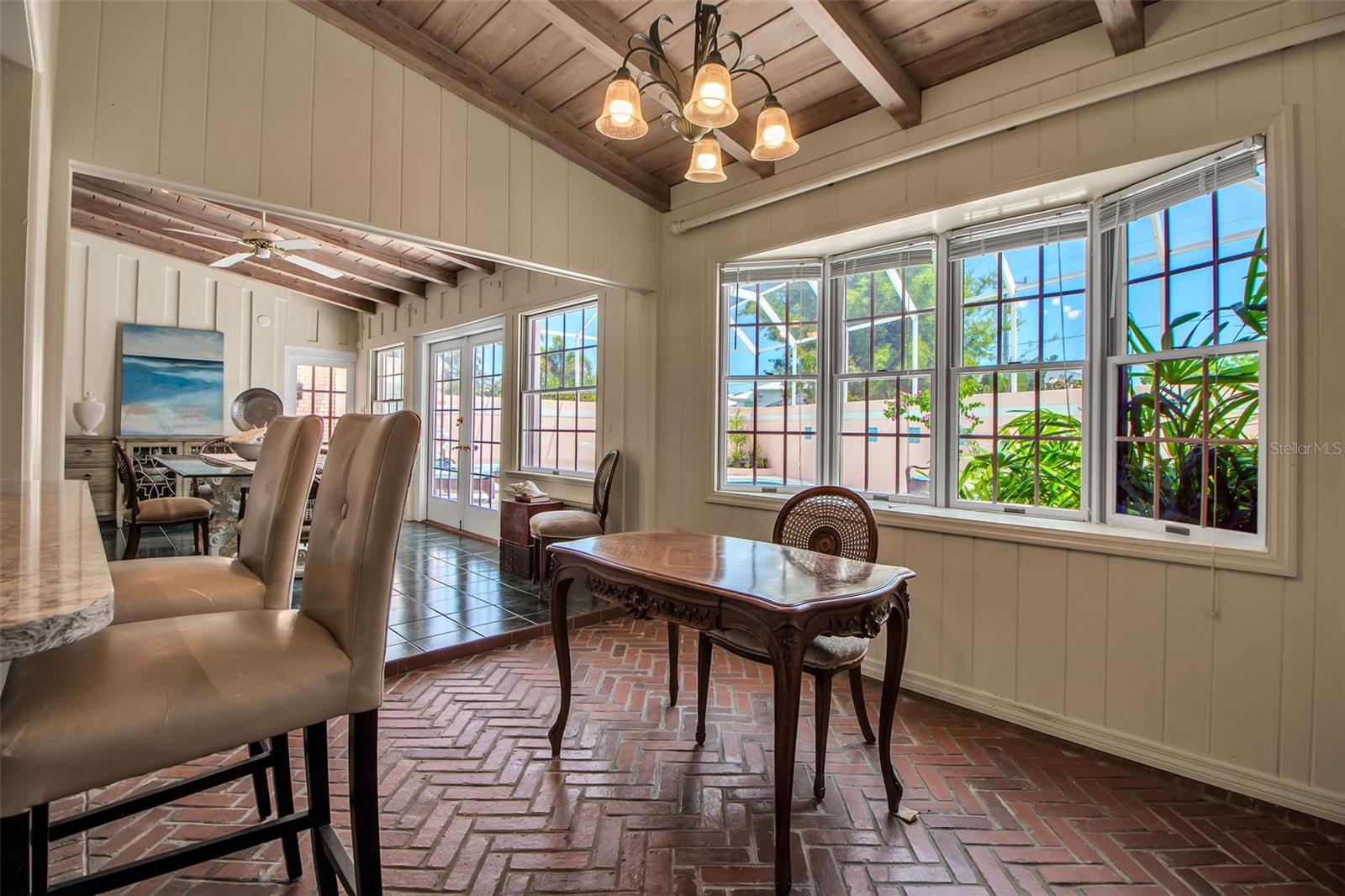 A4655115 Property Photo