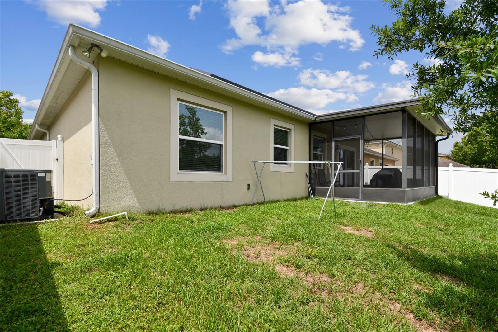 2409 MARTINS RUN, TAVARES, FL, 32778