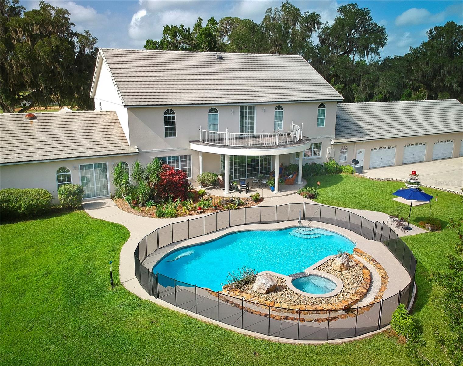 OM703188 Property Photo