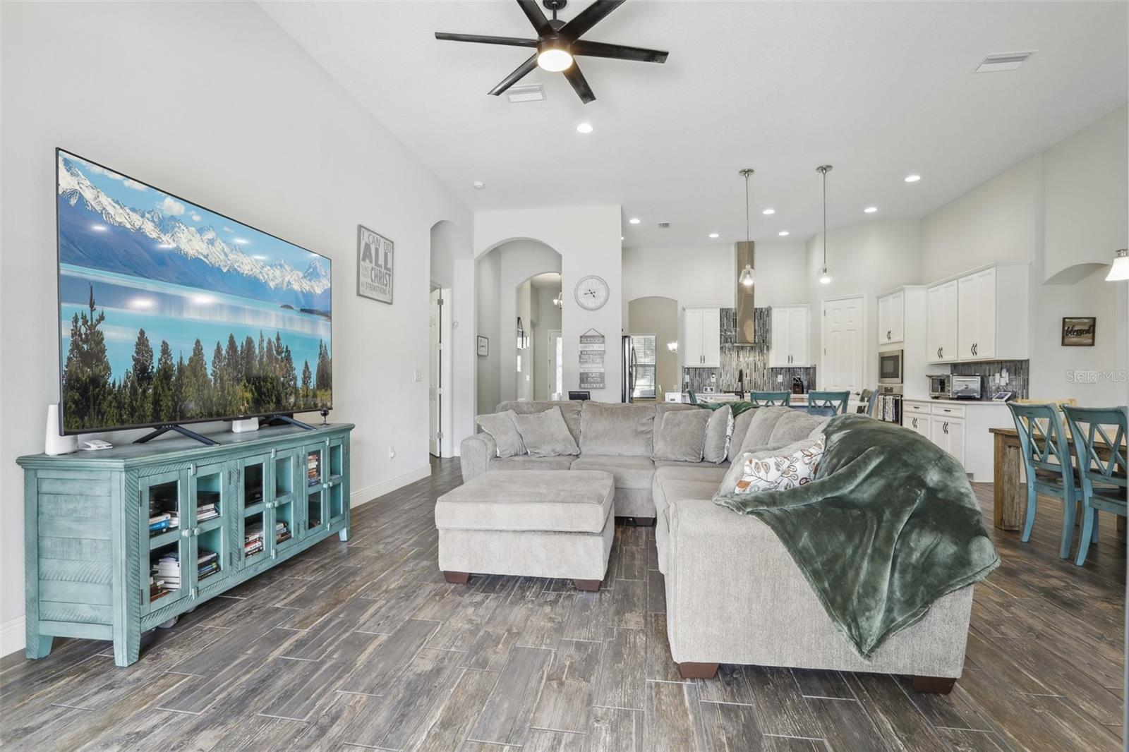 Spacious Family Room with Floor Outlets